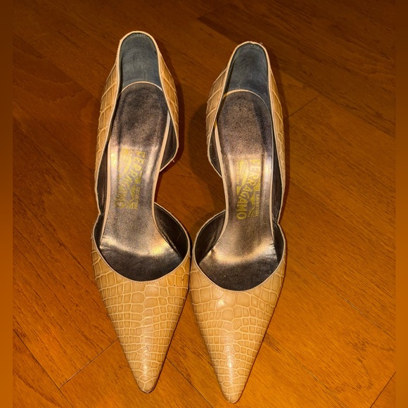 Salvatore Ferragamo Tan Pointed Toe Leather Pumps Size 8.5 - Picture 2 of 8